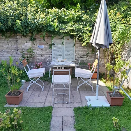 Edina Vintage Vendeghaz